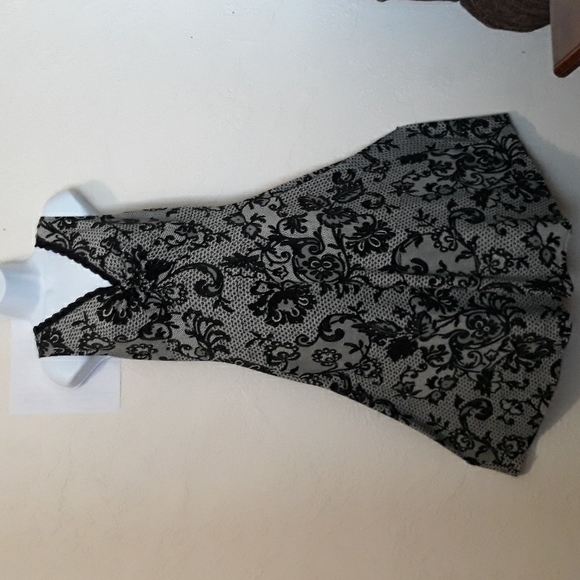 Dress Barn Dresses & Skirts - 😳 Last Chance 😳Dress Barn Sleeveless Dress 12 Misses Black/White